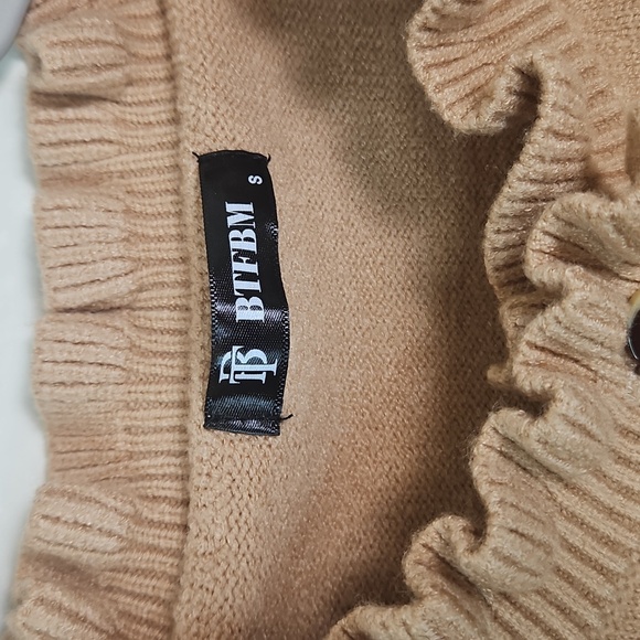 BTFBM Camel Ruffle Button Sweater S - Picture 2 of 12